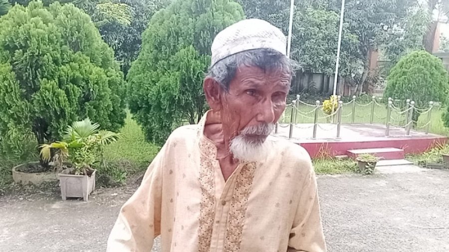 থানায় গিয়ে সন্তানদের বিরুদ্ধে অভিযোগ দিলেন বৃদ্ধ বাবা, চাইলেন বিচার