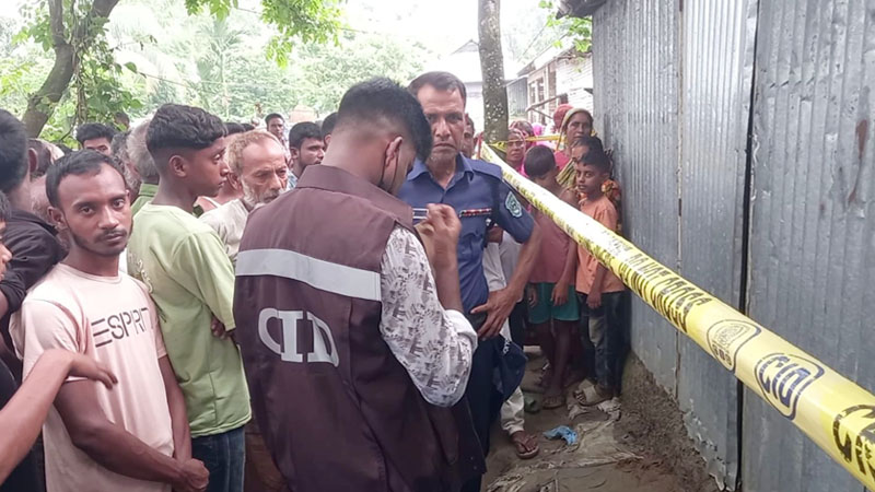ঘুমিয়ে থাকা চাচাকে গলা কেটে হত্যা করলেন ভাতিজা