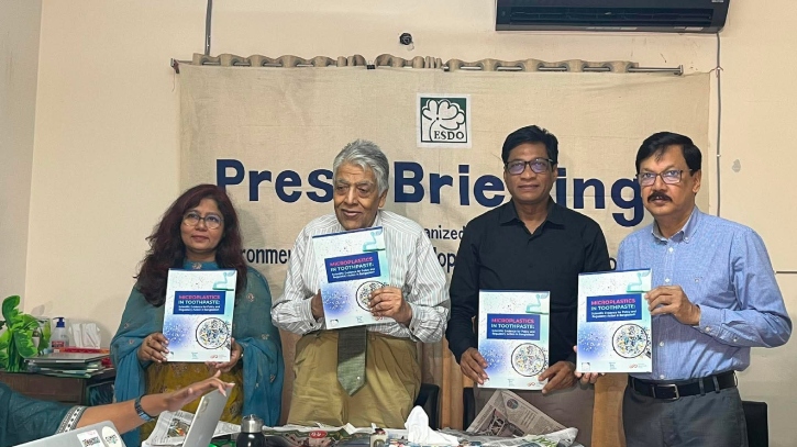 বাজারে পাওয়া ৩৪টি টুথপেস্টের ২৬টিতেই মিলেছে মাইক্রোপ্লাস্টিক