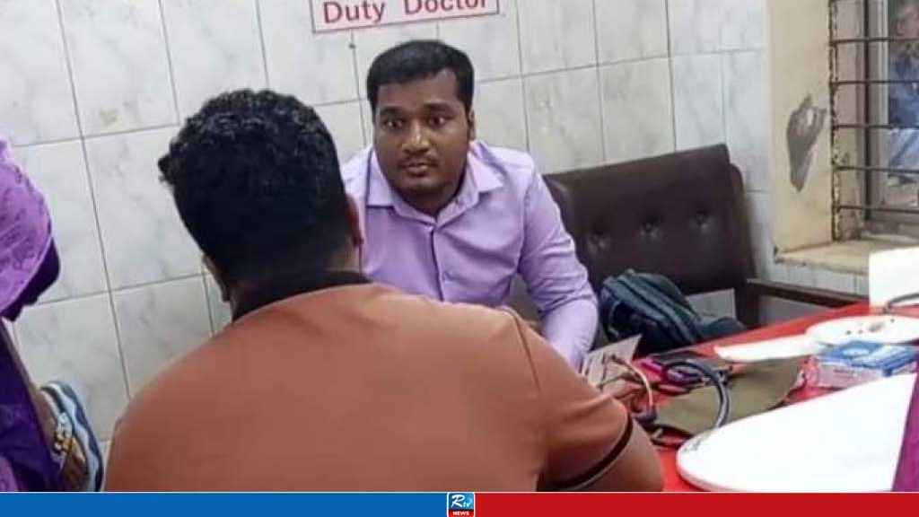 চিকিৎসককে ‘ভাই’ ডাকায় চিকিৎসা পেল না কোলের শিশু