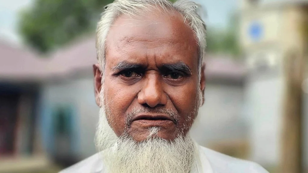 অর্থ নয়, মানবতার টানে; ৫০ বছরে খুঁড়েছেন ১ হাজার কবর