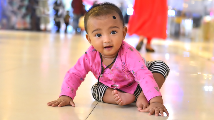 ঘুমন্ত শিশুর সঙ্গে চাচির বর্বরতা