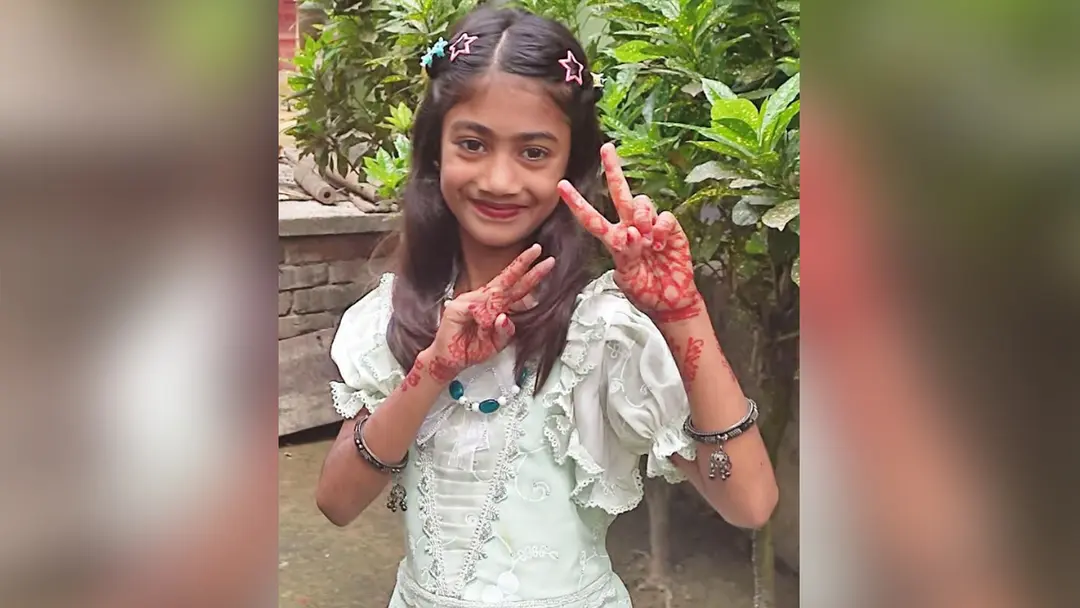 বৃষ্টিতে জলাবদ্ধ বাড়ি, সাপের কামড়ে প্রাণ গেল ঘুমন্ত স্কুলছাত্রীর