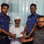 মেয়ের বিয়ের বাজারের টাকা হারালো রাস্তায়, কুড়িয়ে পেয়ে ফেরত দিল ট্রাফিক পুলিশ