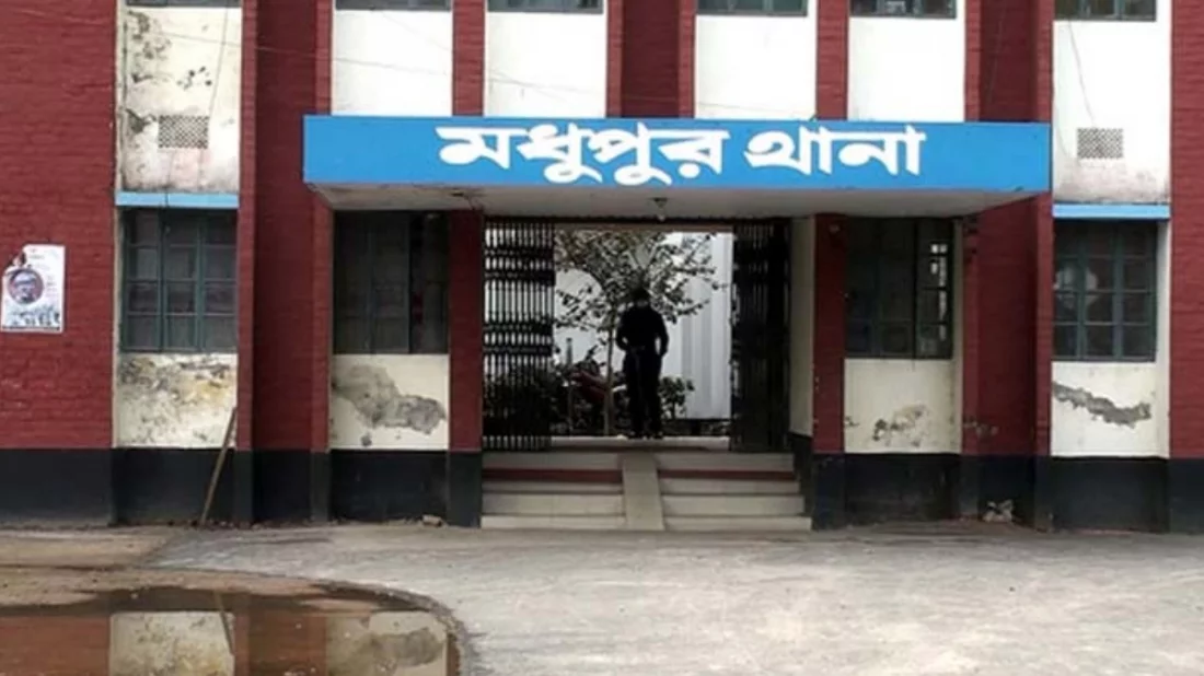 ঘরে ঢুকে বিএনপি নেতার মাকে কুপিয়ে হত্যা
