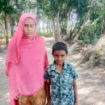 স্কুল ব,ন্ধ হলেই অ/ন্ধ মায়ের হাত ধরে ভি,ক্ষায় নামে নীরব
