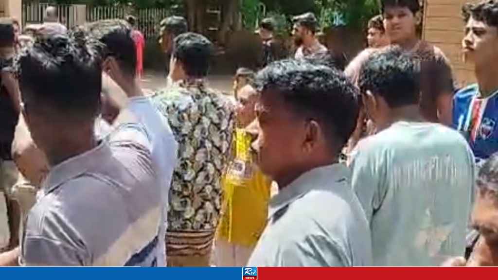 মাদরাসা শিক্ষকের বেধড়ক পিটুনিতে মেরুদণ্ডের হাড় ভাঙল শিক্ষার্থীর 