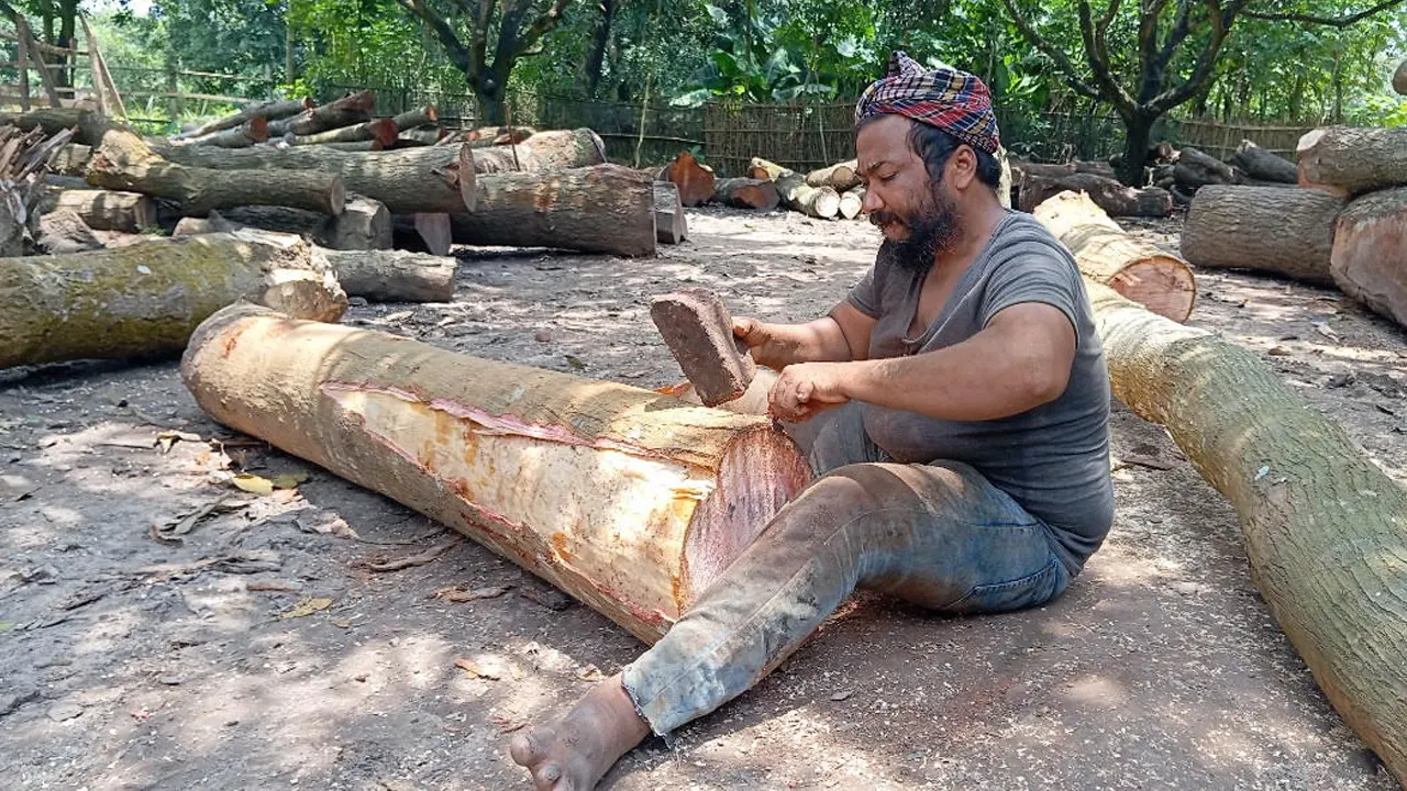 ‘তুই কি দেখতে পাস না?’—মায়ের সেই প্রশ্নের উত্তর আজও দিয়ে চলেছেন মুকলেস